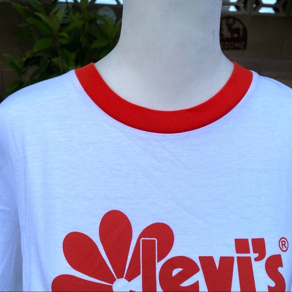 Levi’s Orange Flower Cropped Summer Tshirt - Picture 4 of 7